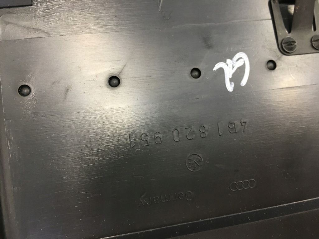 фото №12, Решётка обдув средняя audi a6 c5 lift 4b1820951