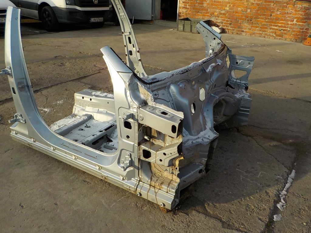 фото №5, Mercedes c klasa w205 четверть перед передняя левая правая