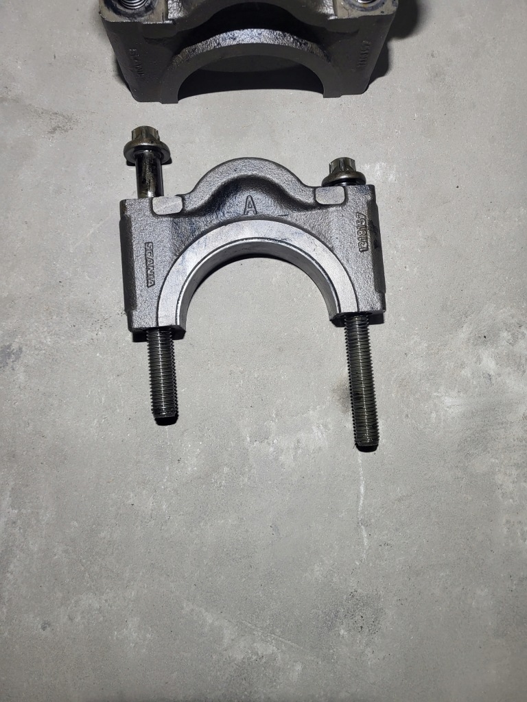 фото №3, Опора опора вала двигатель scania r 1318157