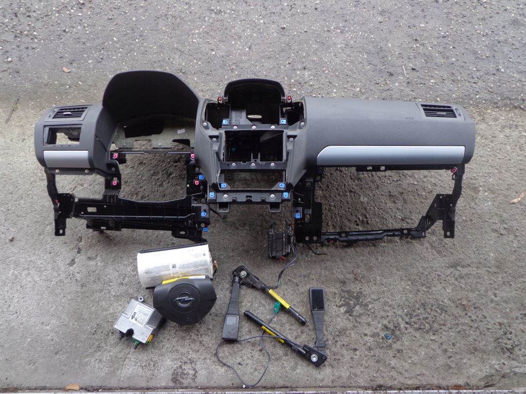 фото №1, Zafira b 06r. панель приладів подушки безпеки ремені