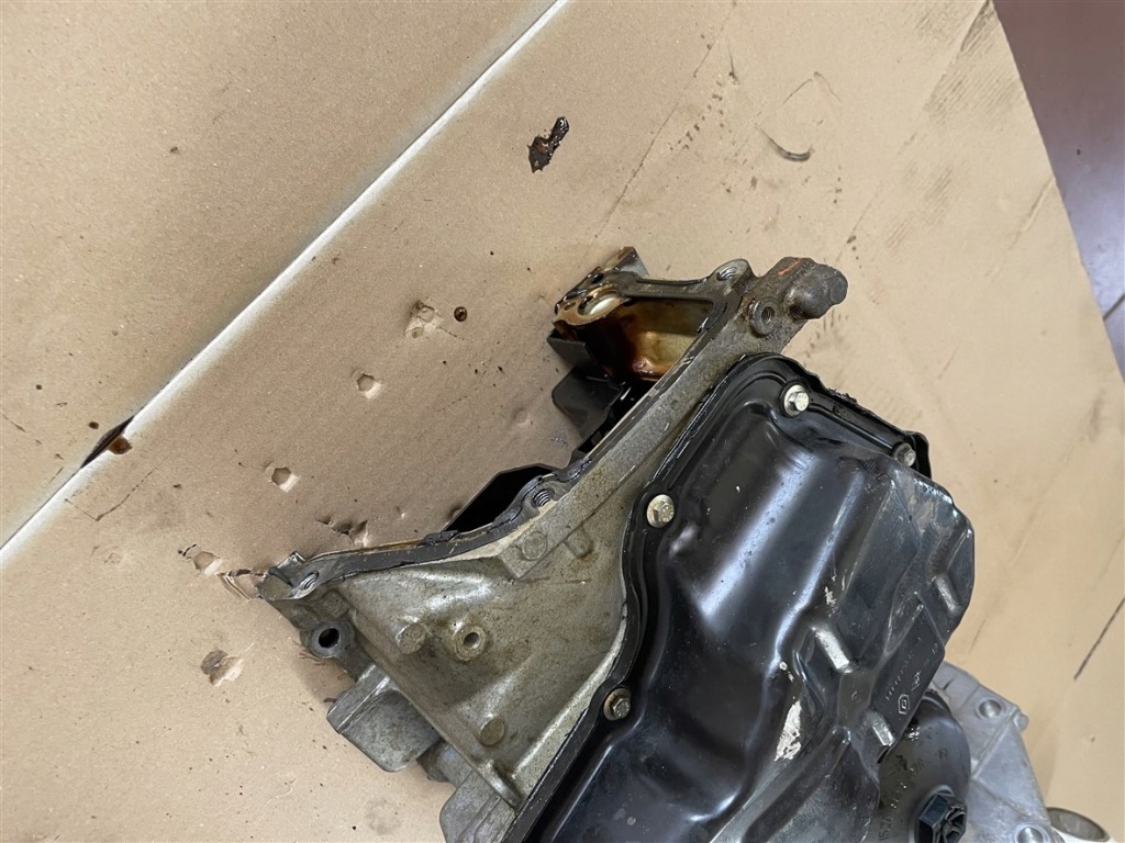 Поддон масляная 111113203r 111178859r renault captur 1.3 tce h5hb470 18-19r Недорого