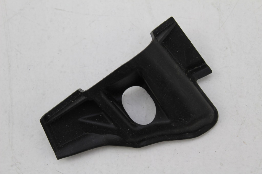 Купити Bmw x1 f48 накладка генератора 7481194