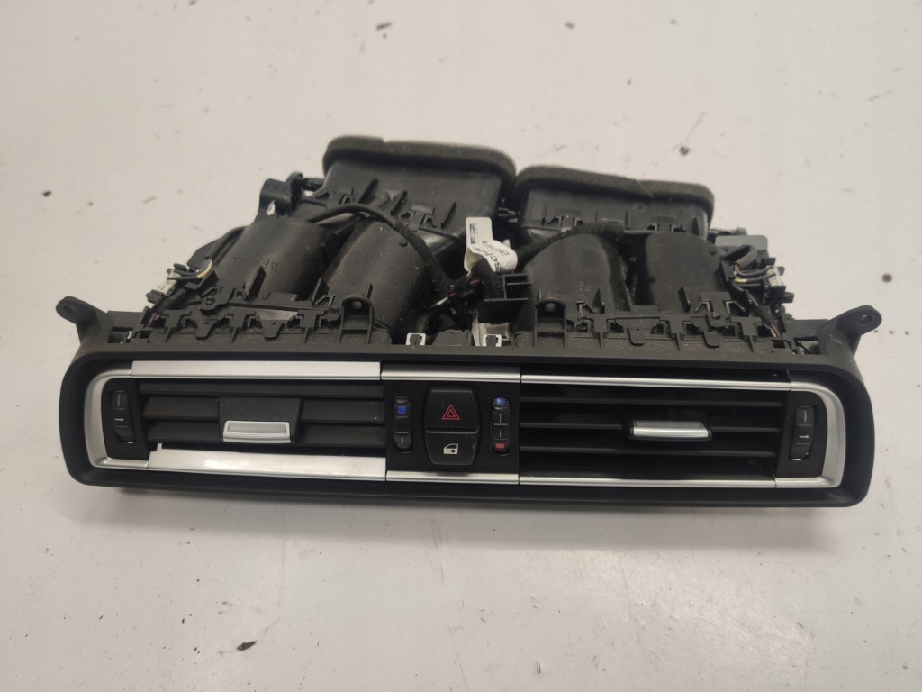 фото №1, Bmw 7 f01 f02 lci решётка обдув средняя 9115860