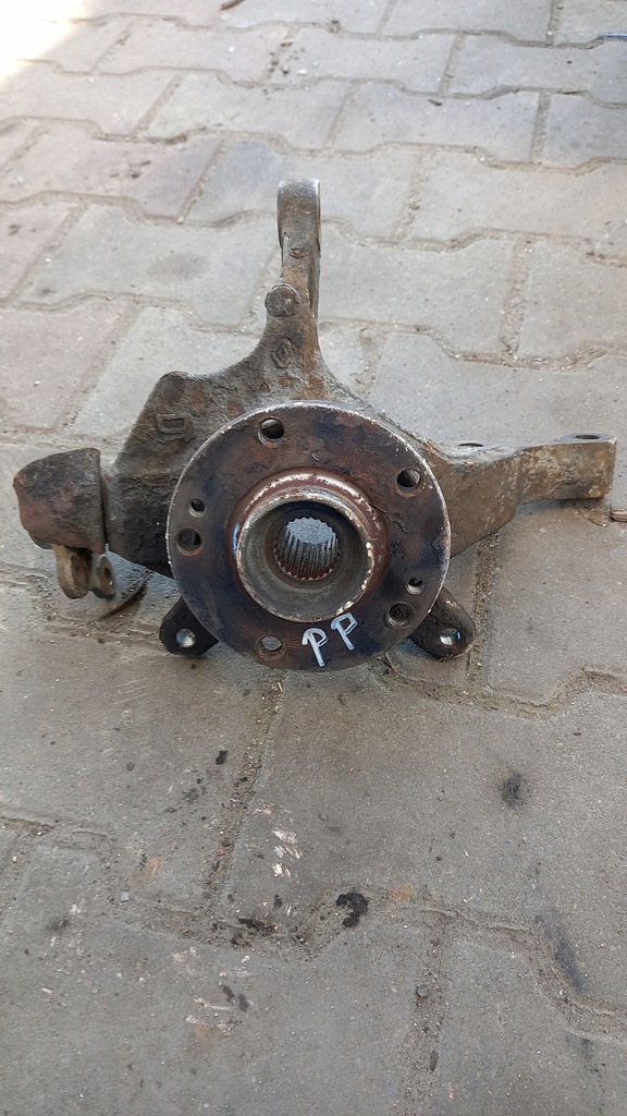 фото №1, Поворотный кулак правая renault lagun 1.6b 01r ii