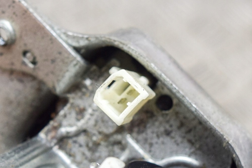 фото №7, Jeep patriot mk74 задняя крышка багажника багажника замок 2.0 дизель 103kw 2008