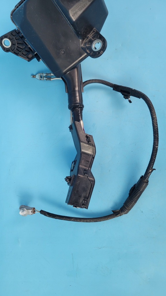 фото №10, Toyota rav4 v 2.0 vvti 19r коробка предохранителей 82662-42650 82740-42120