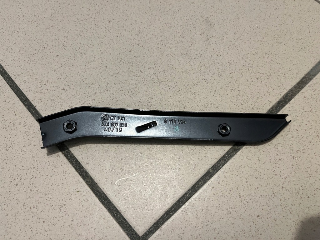 фото №1, Направляющая направляющая бампера правая skoda rapid toledo