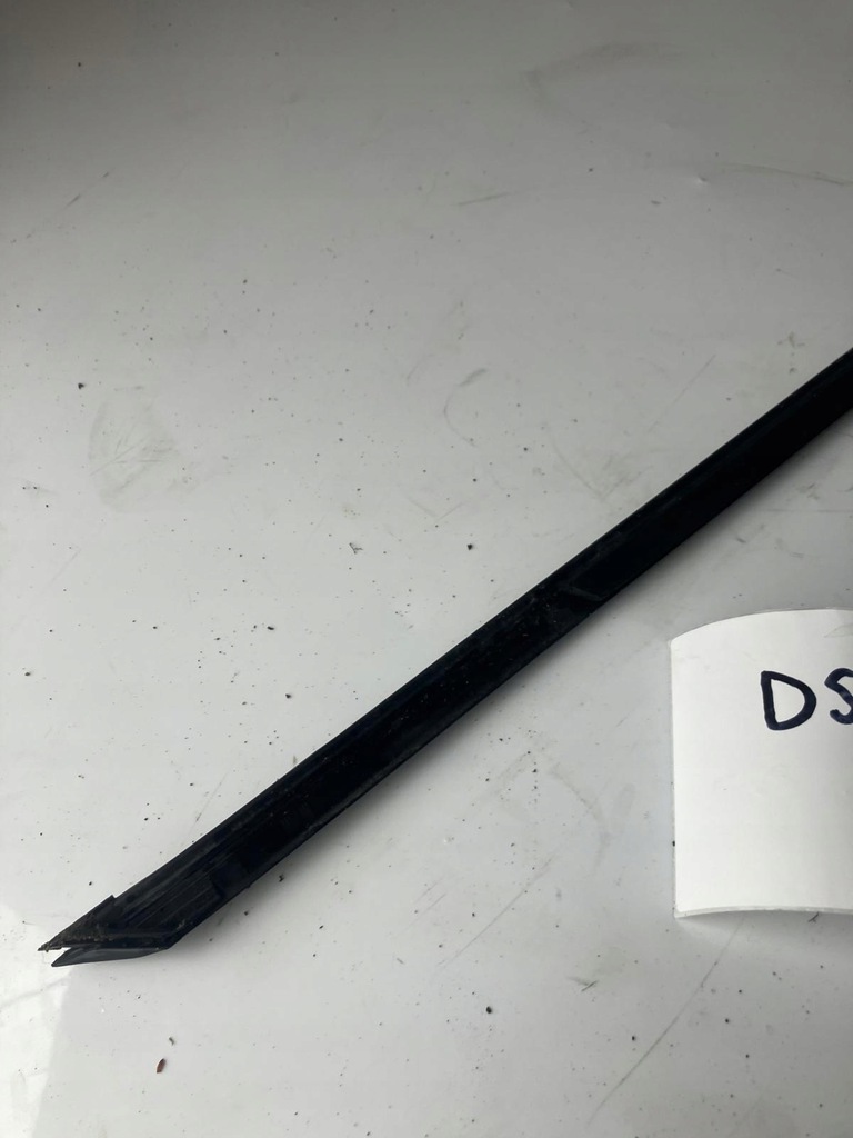 фото №6, Молдинг ущільнювач двері лівий перед #2 citroen ds5