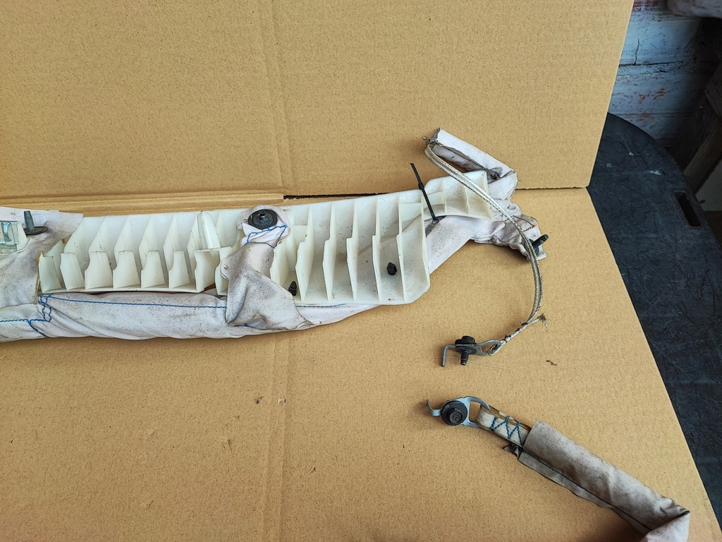 фото №16, Chrysler grand voyager iv шторка безопасности левая