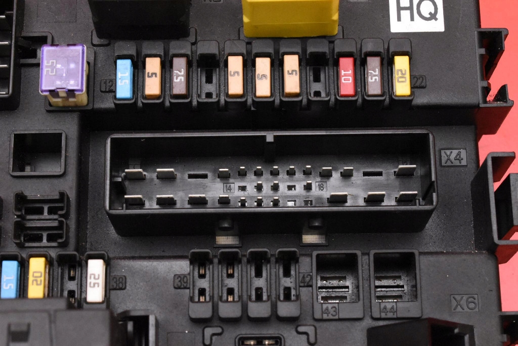 фото №8, Коробка предохранителей bsi 13220831hq opel zafira b 1.7 cdti 100 km 08-14