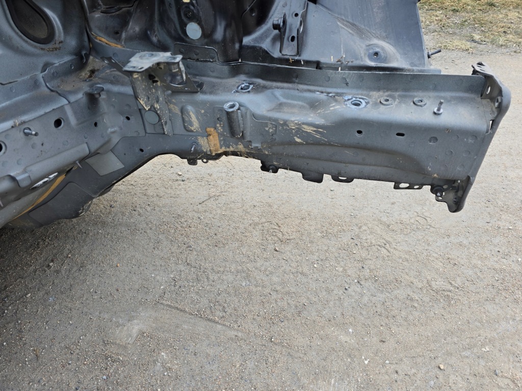 фото №1, Lynk & co 01 лонжерон права перед чверть