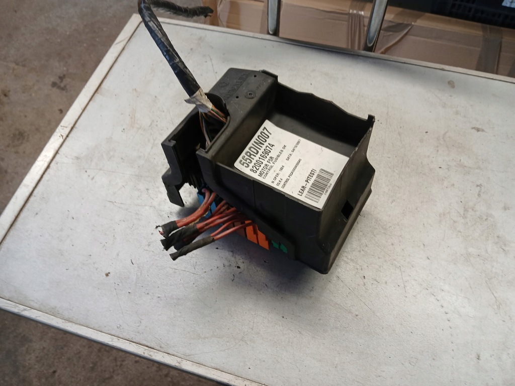 фото №1, Коробка запобіжників renault laguna ii 8200169074