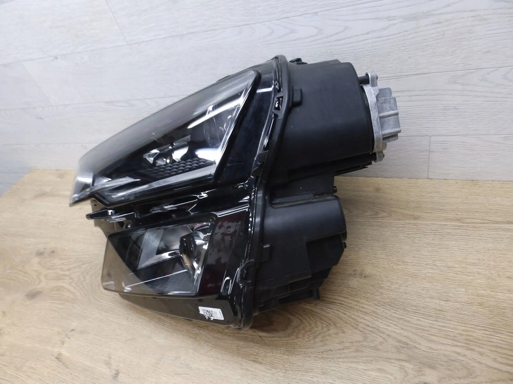 фото №9, Skoda karoq 2023 перед сторона левая лампы передние