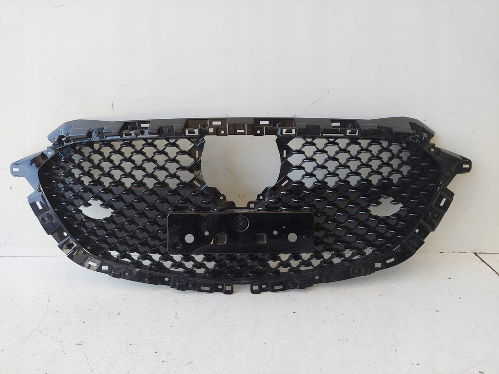 фото №1, Mazda 3 2020- решітка радіатора решітка радіатора dhm3-50719 оригінал