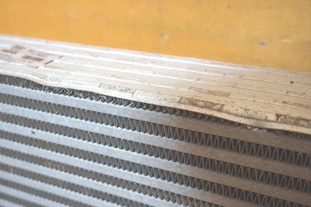 Audi a5 8t рестайлінг  24km радіатор повітря інтеркулер 8k0145805p Доставка