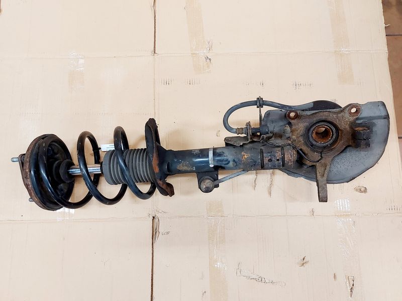 фото №7, Mitsubishi asx i 1 1.8 did амортизационная стойка левый перед поворотный кулак амортизатор