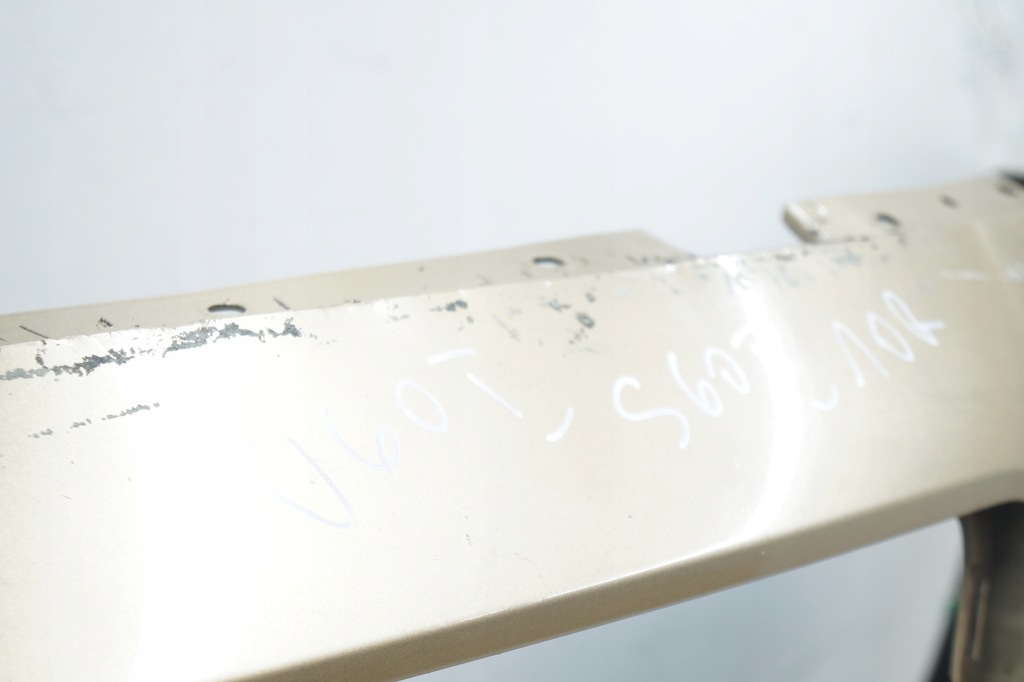 фото №10, Volvo s60 ii v60 i 10r бампер перед передний решётка радиатора решётка радиатора заглушка