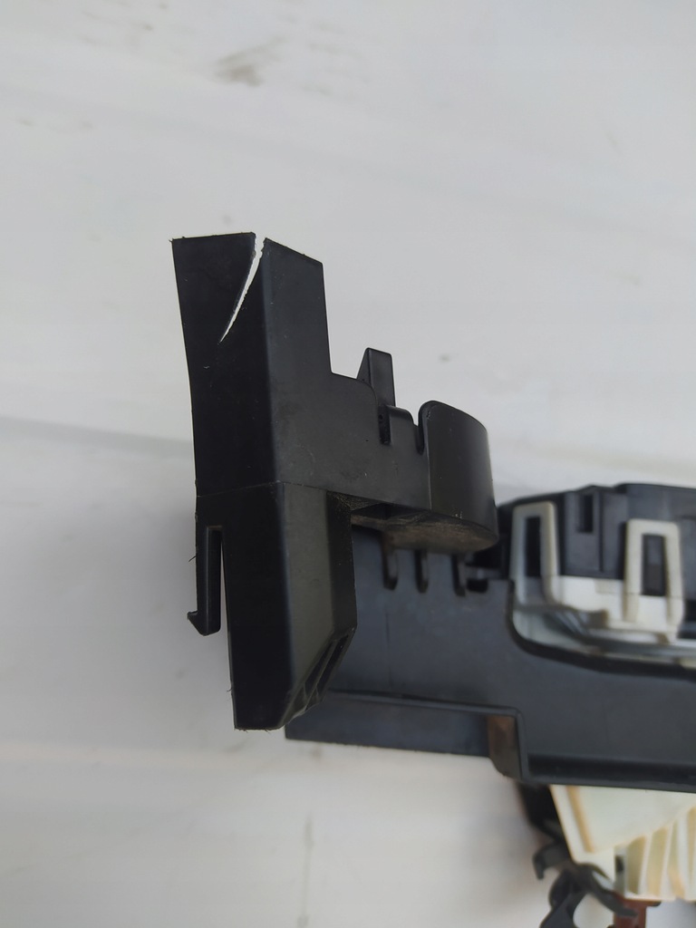 фото №8, Замок дверь левый перед - mercedes gla x156