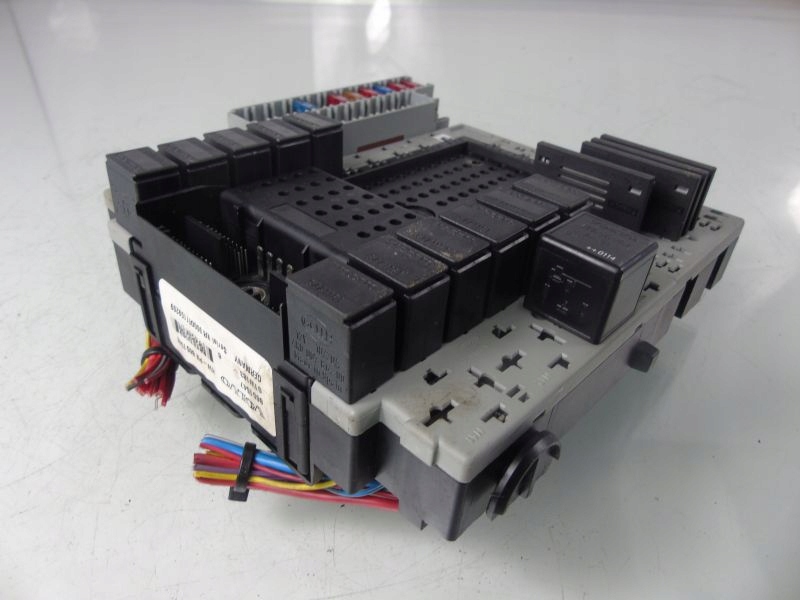 фото №1, Volvo s60 модуль rem 8651547 коробка предохранителей