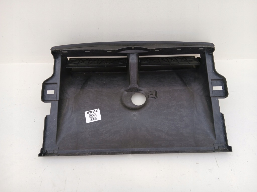 Tesla model y 2020- повітропровід впуск повітря жалюзі 1640666-00-a Ціна