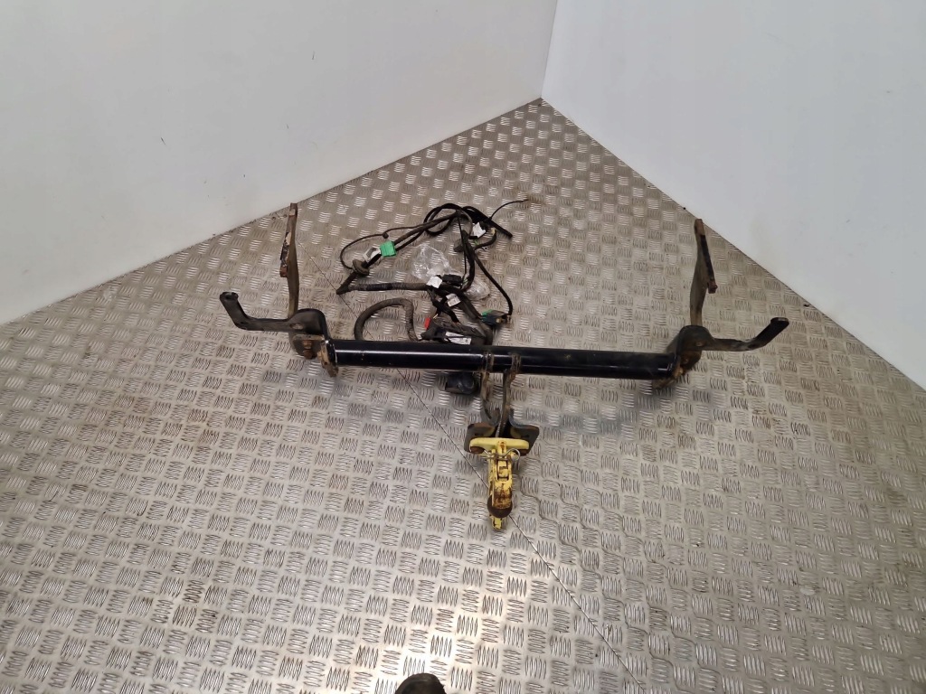 Peugeot expert 2018 фаркоп  буксировочный / комплект Киев