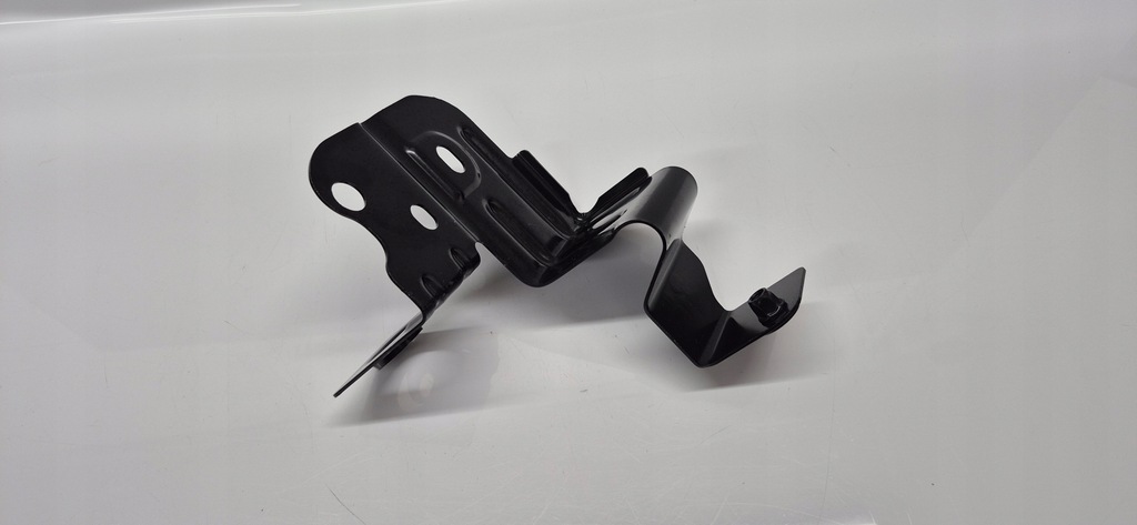 фото №1, Audi q8 кронштейн крыла правый перед