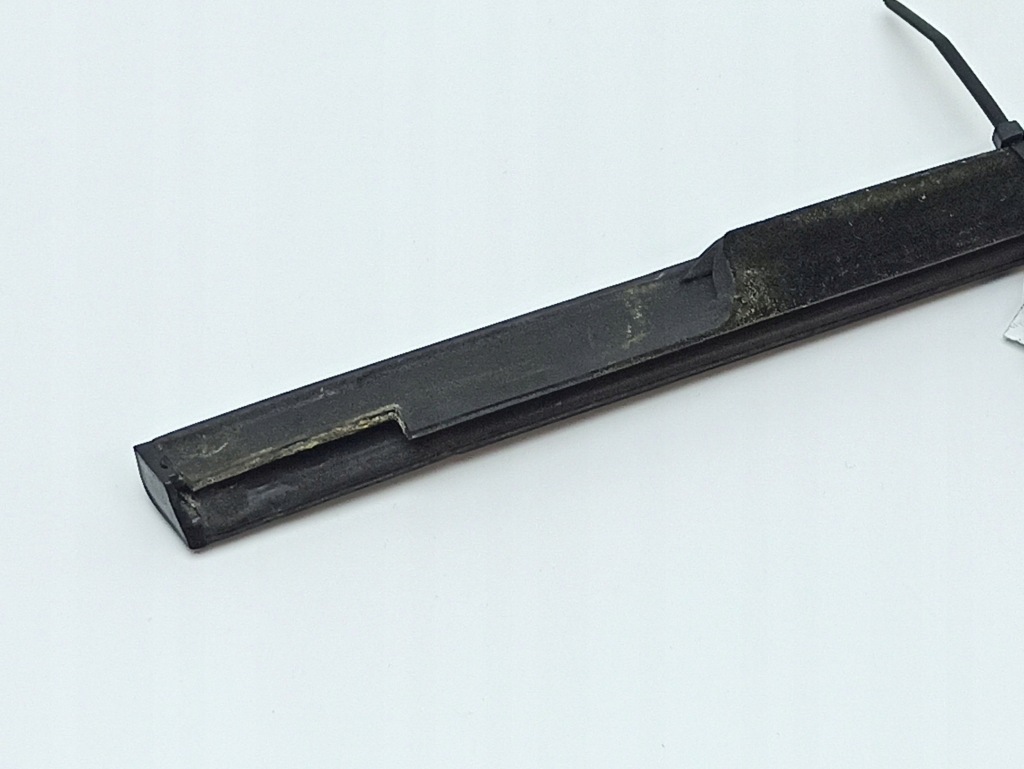 Молдинг скло двері передніх ліва сторона bmw x1 e84 Київ