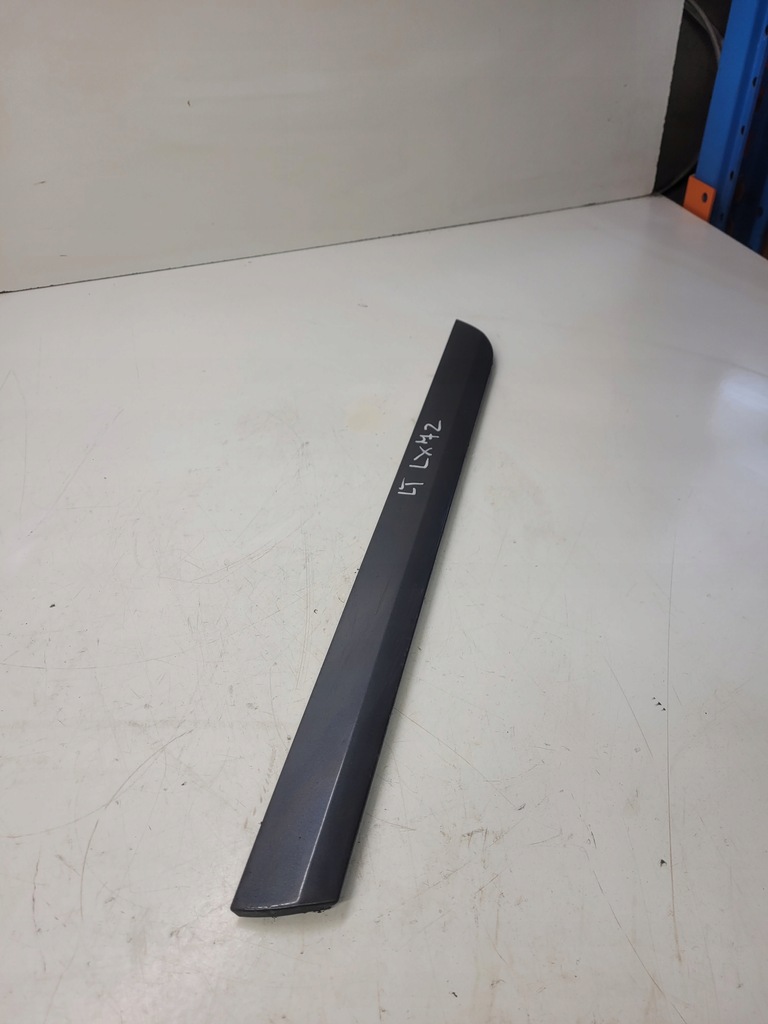 фото №1, Молдинг дверь левый задняя audi a3 8p lift 5d lx7z