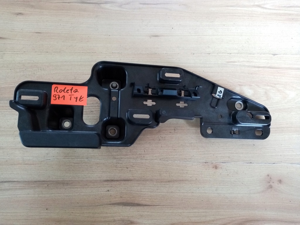 фото №1, Porsche panamera 971 кронштейн шторка правое 1076