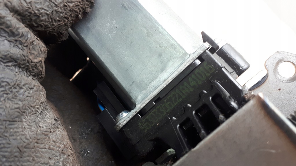 фото №13, A6 c7 моторчик регулировки сиденье левый перед a7