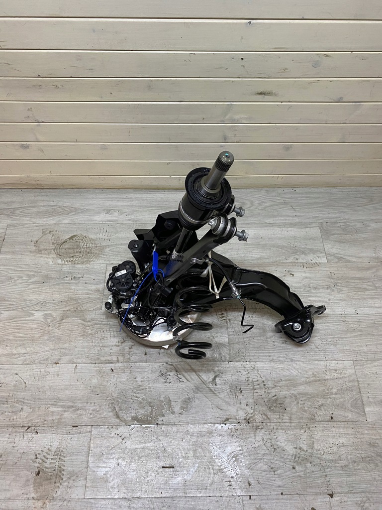 фото №1, Bmw 1 f40 поворотний кулак важіль правий привідний вал задня