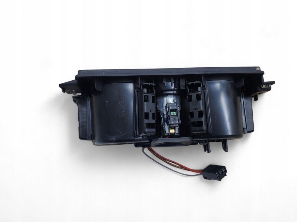 фото №6, Audi q7 4m 2020 передний кронштейн na кружка туннель среднего