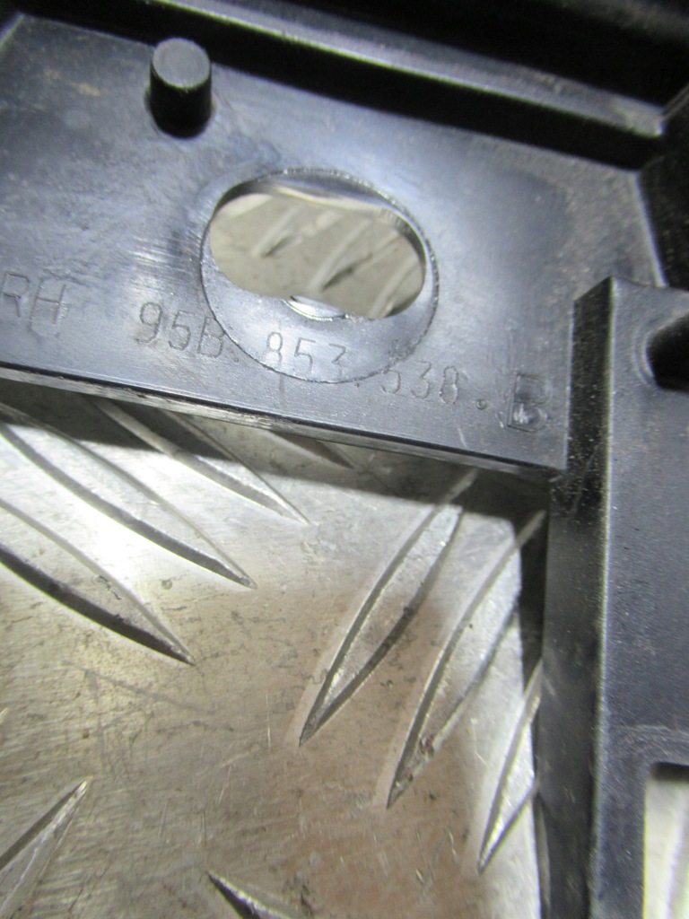 фото №8, Porsche macan направляющая направляющие кронштейн порог