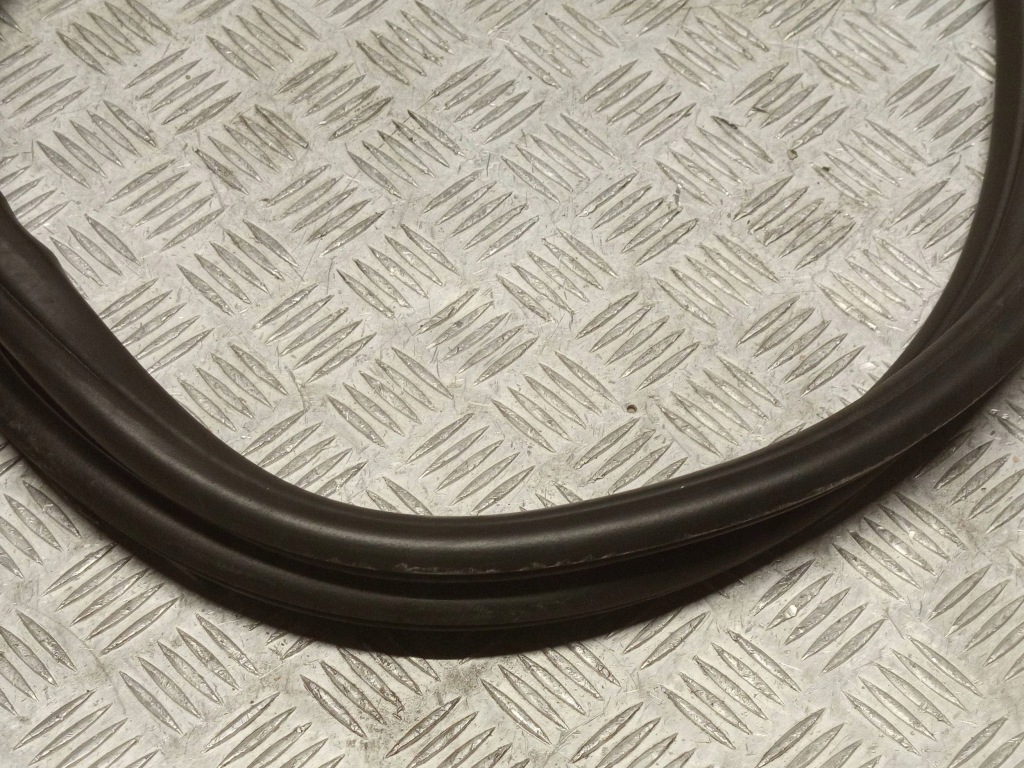фото №11, Bmw оригинальный номер 7407373 3' g20 g21 прокладка дверь передних перед