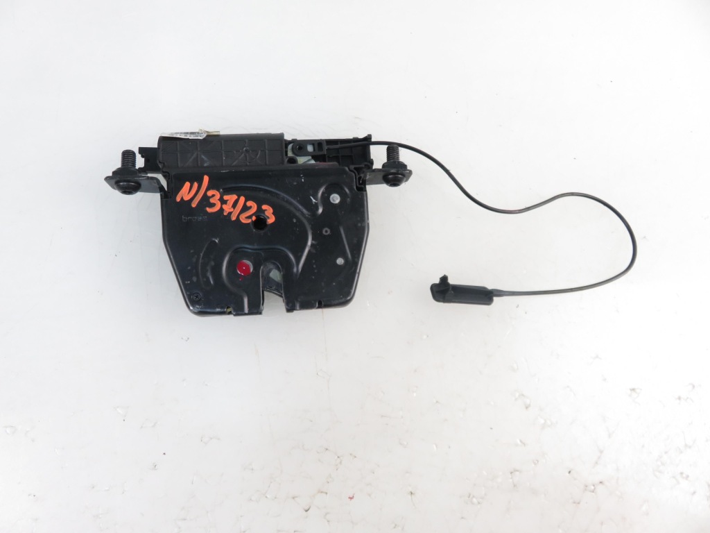 Замок кришки bmw x1 e84 9127811 в Україні