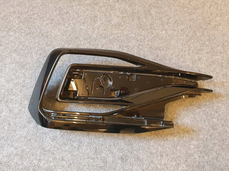 фото №1, Vw passat b8 r line 3g0 3g0853794b решітка права оригінальний номер