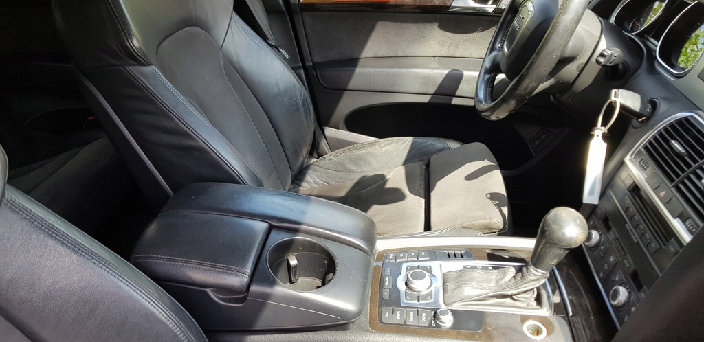 фото №7, Audi q7 4l перехідник 6 7 місць czarna alcantara