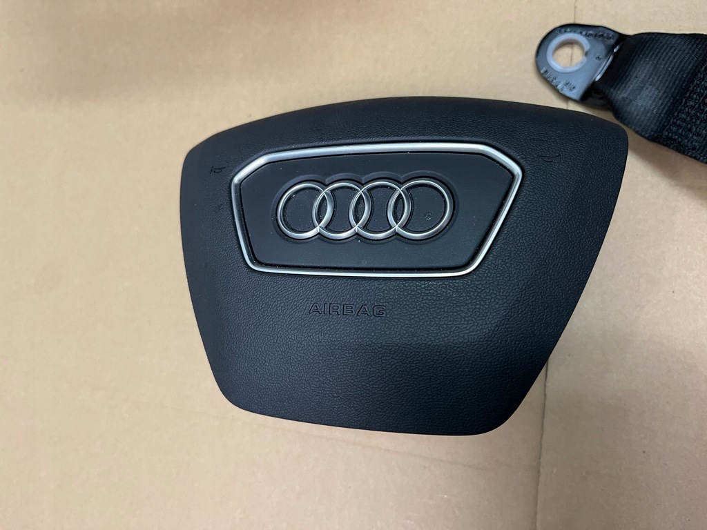 фото №7, Консоль audi e-tron шкіра audi etron панель приладів подушка безпеки ремені панель приладів audi q8 etron