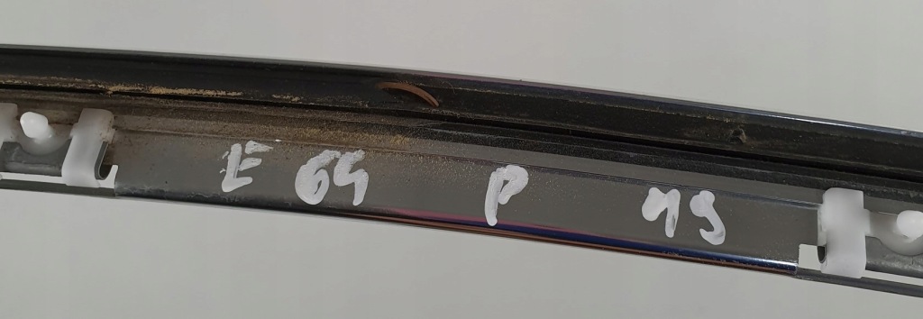 Молдинг кузовная правая bmw 6 e63 в Украине