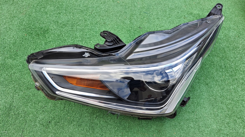 фото №1, Toyota aygo 2 ii lift лампа передня