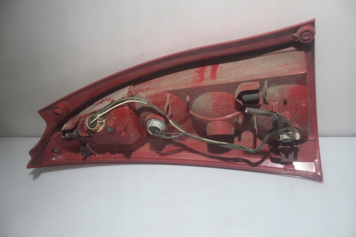 фото №4, Лампа правая задняя mazda premacy i