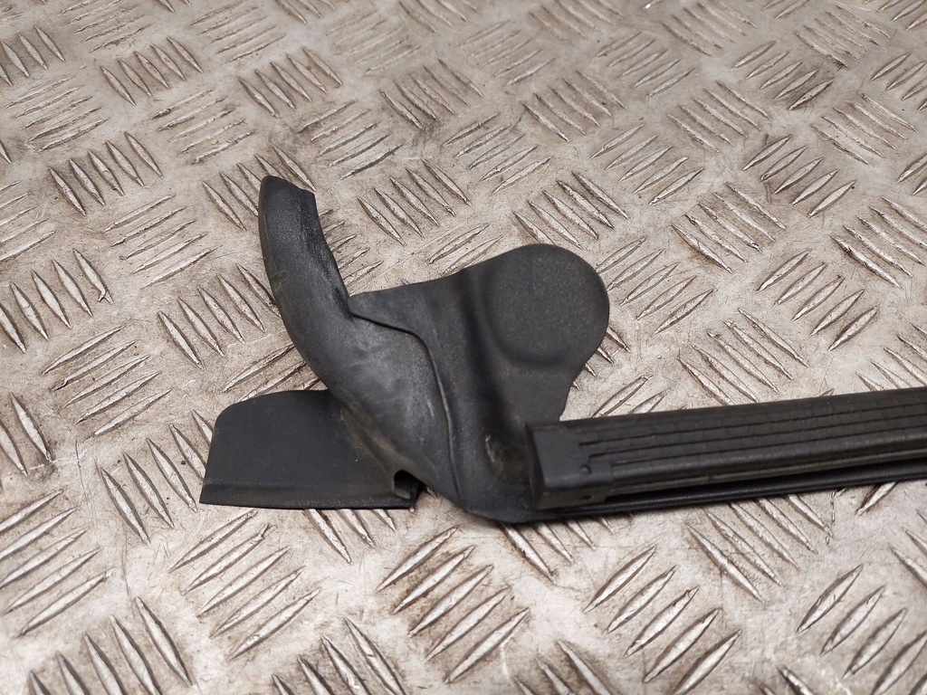 фото №7, Audi a7 s7 4g 2014 задняя сторона левая резиновый прокладка стекло дверь задних