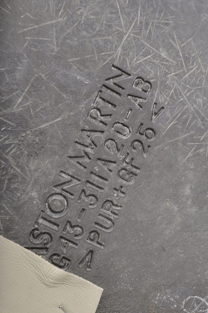 фото №8, Aston martin db9 защита обшивка задняя 4g43-311a20-ab