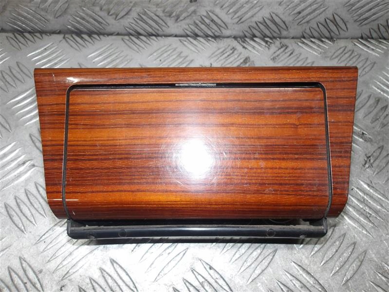 фото №1, Попільничка перед mercedes w124 drewno