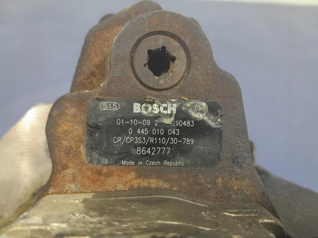 Volvo s60 1 2.4 d5 163 km насос впрыскная 8642777 d5244t в Украине