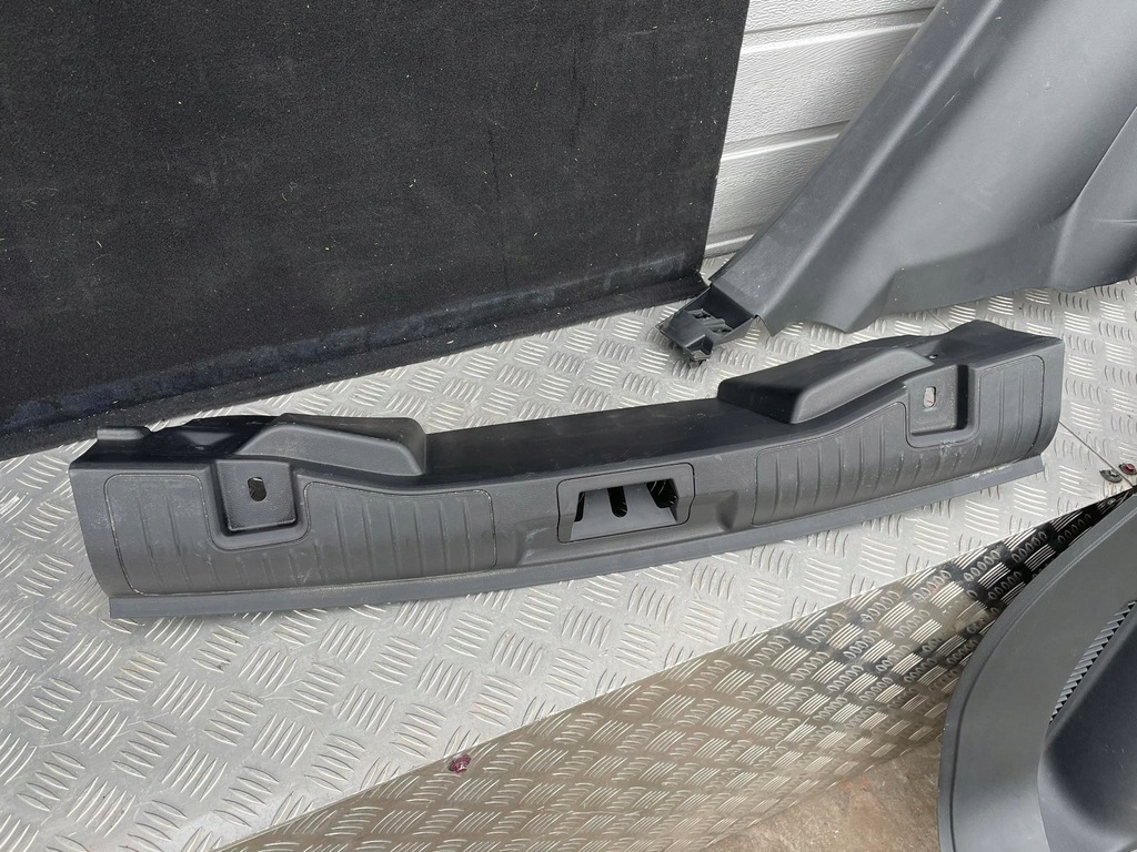 фото №5, Ford escape kuga обивка багажника задняя обшивки