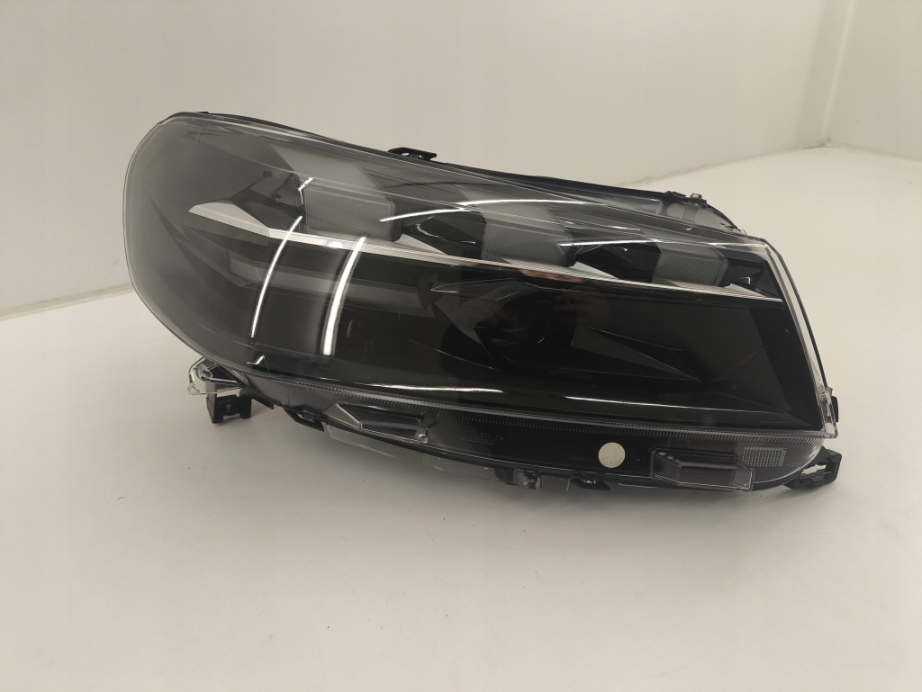 Купить Фара правая  перед full led traveller expert рестайлинг  24-