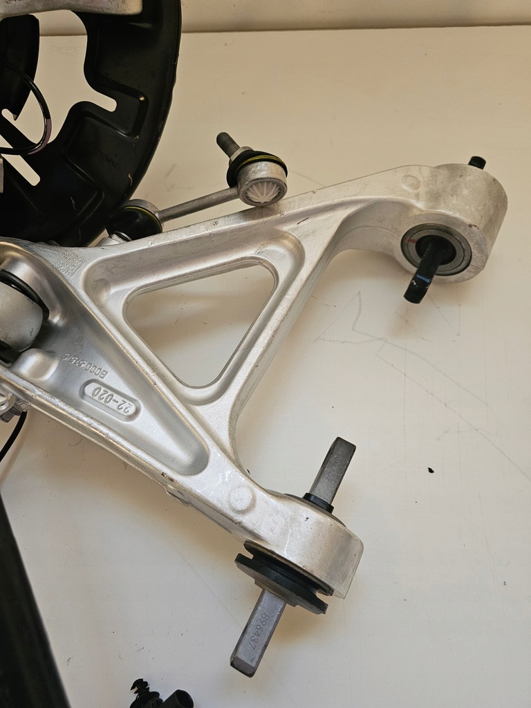 фото №13, Ferrari sf90 stradale f173 поворотний кулак лівий перед 343012 multimatic dssv