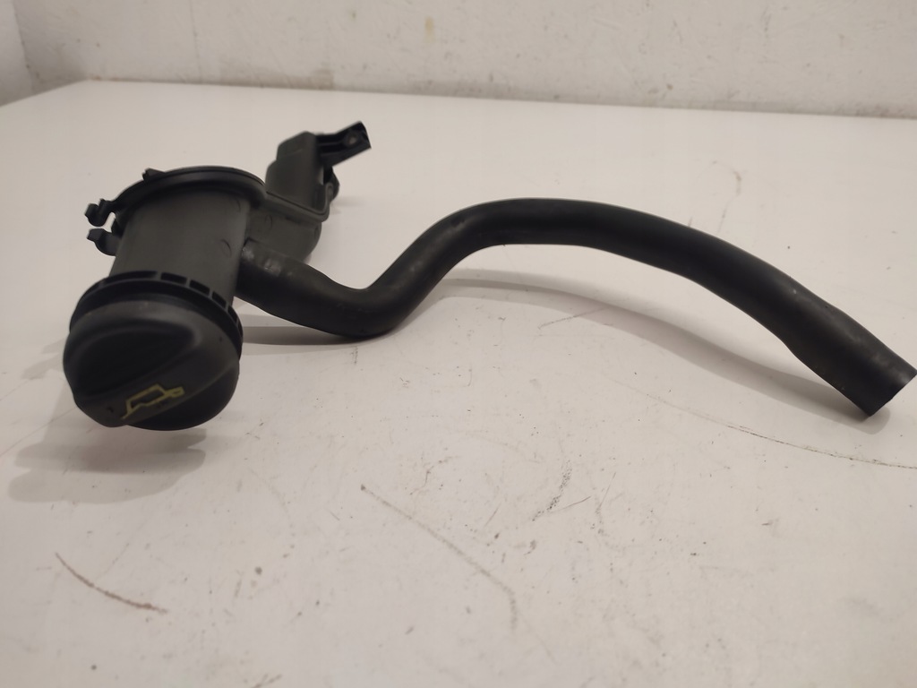 фото №4, Ford kuga mk1 заливная горловина масла 2.0 tdci