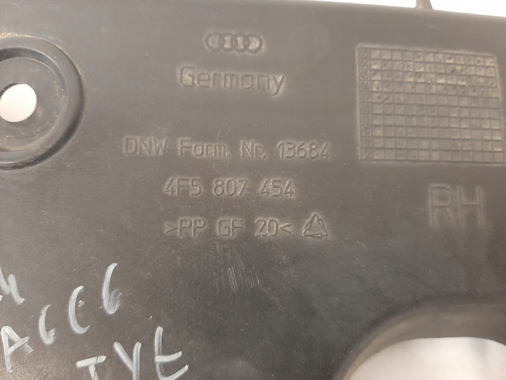 фото №10, Audi a6 c6 sed. напрямні бампера задня 4f5807454/453